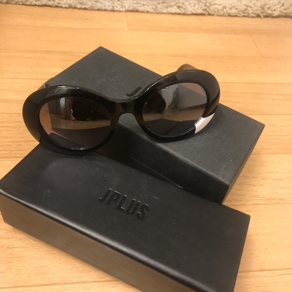 COPY - JPLUS cat eye sunglasses with white stripe - Picture 3 of 8